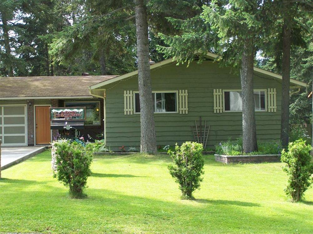 Auberge Kicking Horse Guest House Golden Eksteriør billede